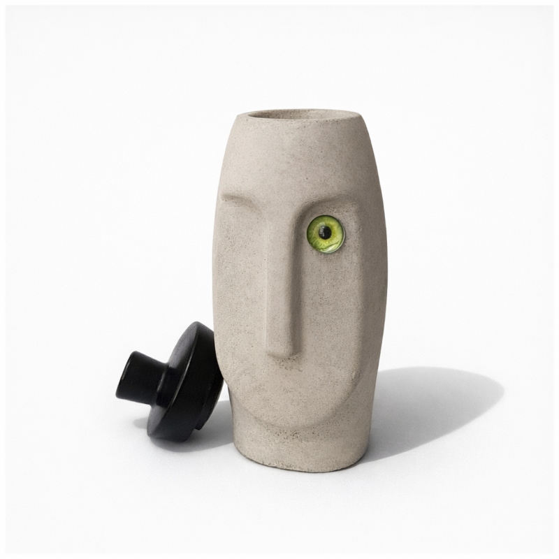 observer-handmade-face-vase-decocorn