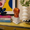 Grinta διακοσμητικό γάντι σε pop art lifestyle σύνθεση