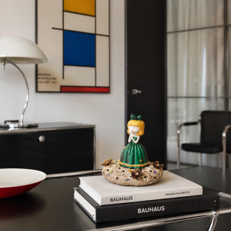 Aurelia χειροποίητο γλυπτό σε Bauhaus interior