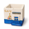 Χειροποίητο κασπώ από σκυρόδεμα Café Venice σε λευκό και μεταλλικό μπλε, με χρυσά γράμματα και ανάγλυφη πρόσοψη